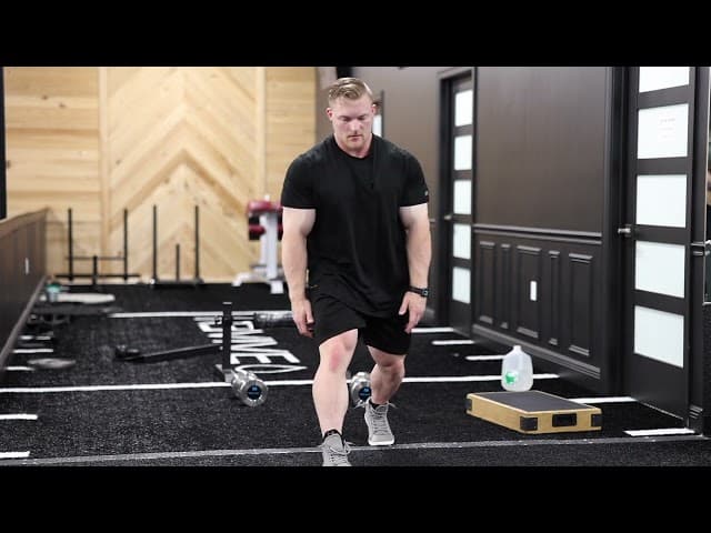 Dumbbell Walking Lunge