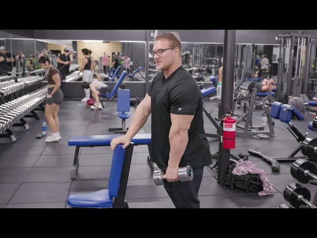 Standing Single Arm Supinated Dumbbell Curl